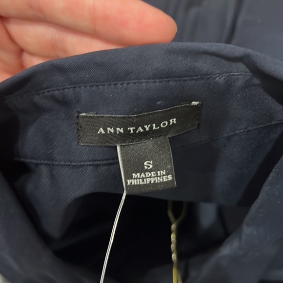 Ann Taylor Women’s Navy Blue Tanktop Size Small - Picture 3 of 4